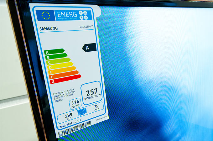 Energieverbrauchshinweis bei Fernsehgerät - Foto: NABU/Sebastian Hennigs