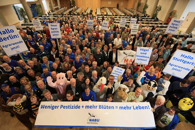 Im Namen von mehr als 90.000 NABU-Mitgliedern in Baden-Württemberg fordert die LVV 2017 eine Wende in der Agrarpolitik. -Foto: Michael Eick