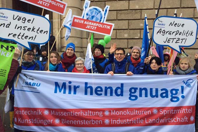 Die Delegation des NABU Baden-Württembergauf der „Wir haben es satt"-Demo in Berlin.-Foto: NABU 