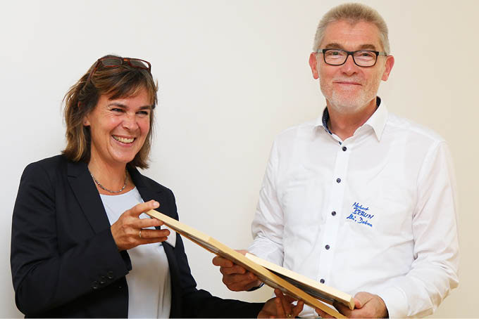 Karin Kilchling-Hink und Dekan Norbert Braun (Münsingen) - Foto: NABU/Kathrin Baumann 