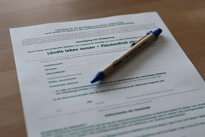 Formular für Volksantrag „Ländle leben lassen“ - Foto: NABU/Ann-Katrhin Mertz