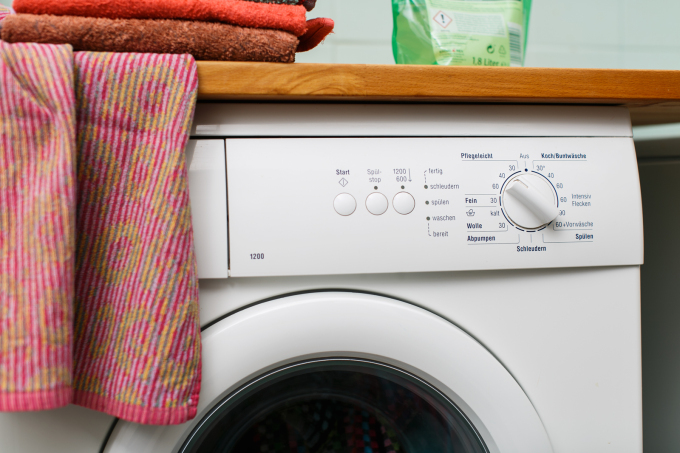 Bei niedrigen Temperaturen zu waschen ist eine Möglichkeit, Energie zu sparen. - Foto: NABU/Sandra Kühnapfel